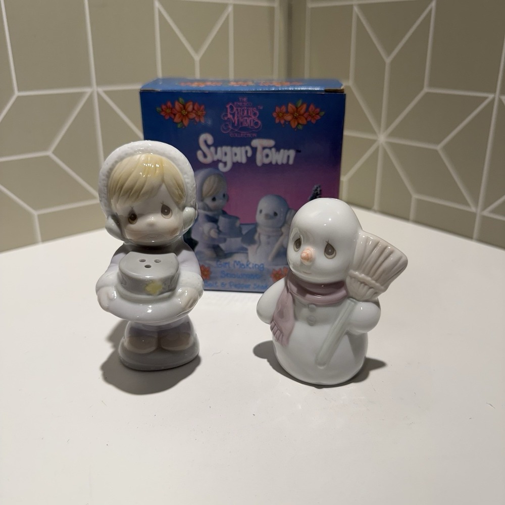 Sugar Town Girl Making Snowman Porcelain 4" Salt Pepper Shakers Year 1994 NEW‎